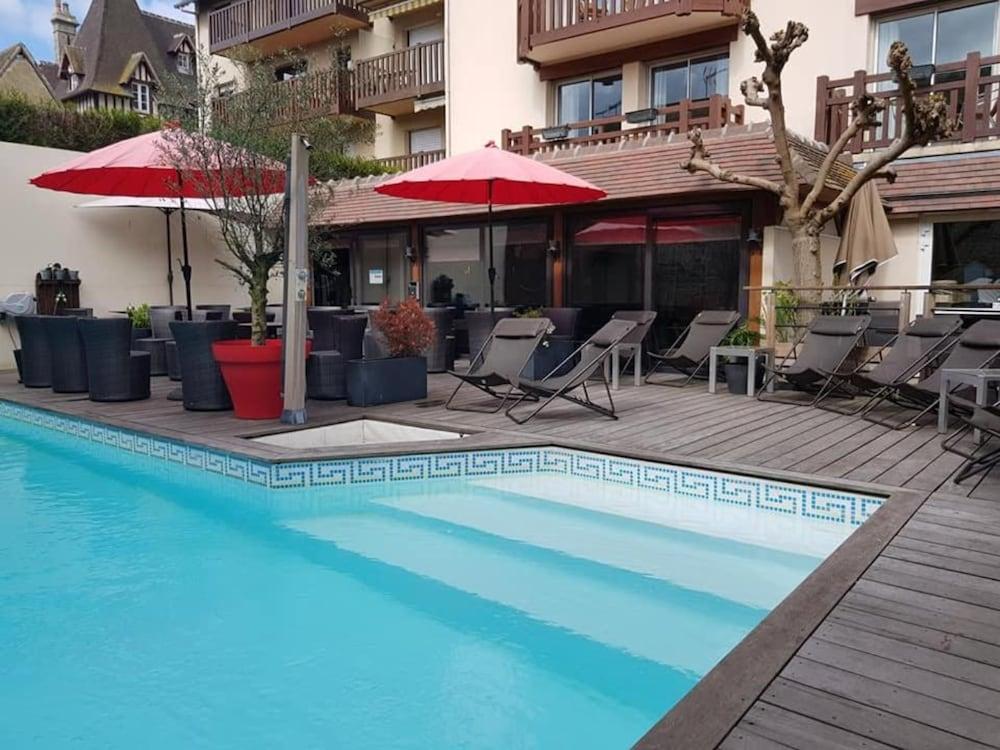 Le Trophee Boutique Hotel Spa- La Loggia Appart'Hotel Deauville Zewnętrze zdjęcie