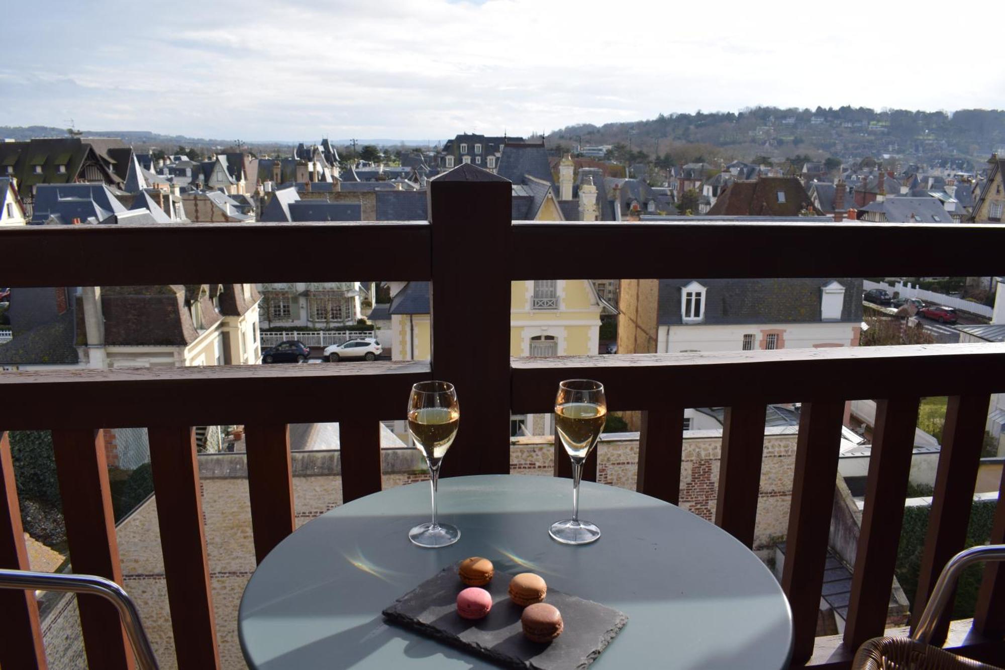 Le Trophee Boutique Hotel Spa- La Loggia Appart'Hotel Deauville Zewnętrze zdjęcie