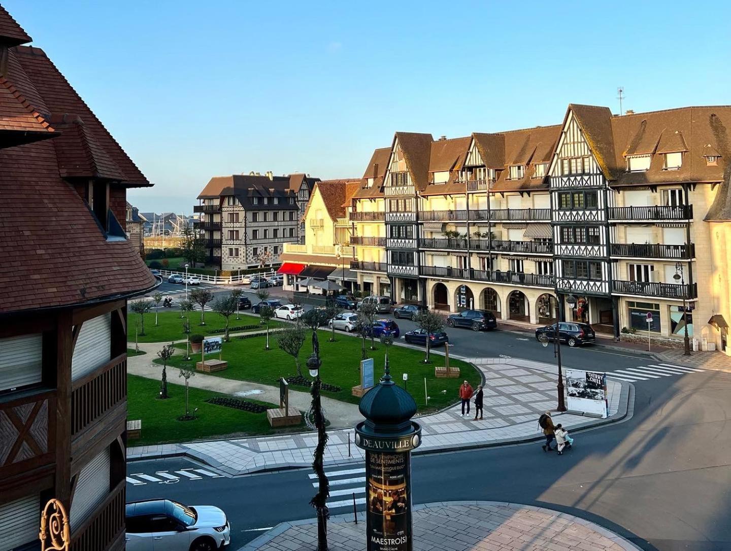 Le Trophee Boutique Hotel Spa- La Loggia Appart'Hotel Deauville Zewnętrze zdjęcie
